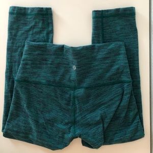 Lululemon Special Edition blue/green soft crop sz8